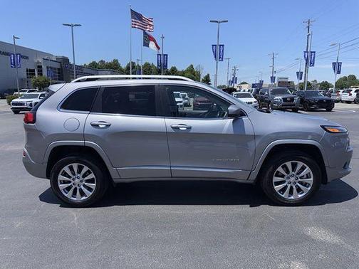 Billet Silver Metallic Clearcoat 2017 Jeep Cherokee Overland