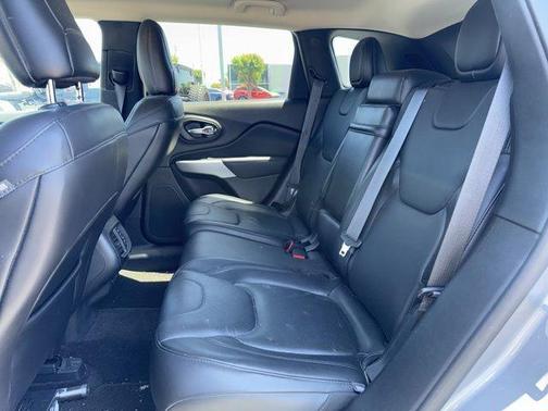 Billet Silver Metallic Clearcoat 2017 Jeep Cherokee Overland