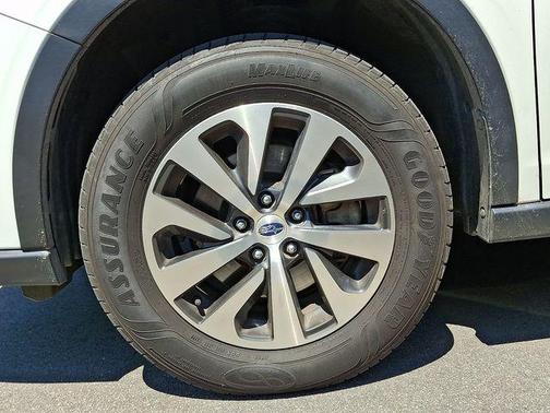 Crystal White Pearl 2020 Subaru Outback Premium