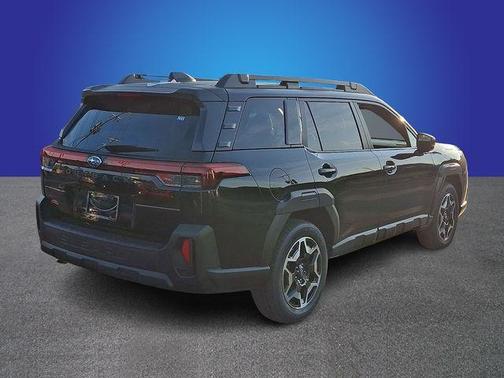 Crystal Black Silica 2026 Subaru Outback Touring