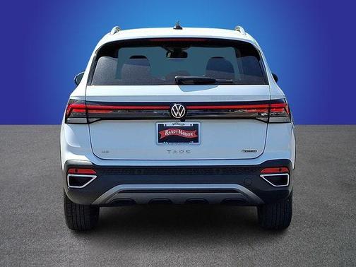 Pure White 2025 Volkswagen Taos 1.5T SE