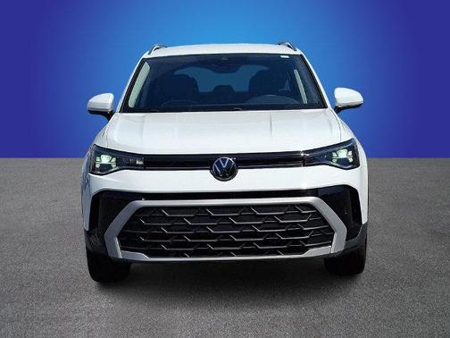 Pure White 2025 Volkswagen Taos 1.5T SE