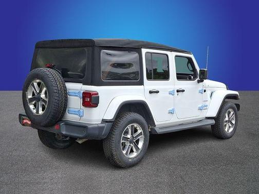 Bright White Clearcoat 2020 Jeep Wrangler Unlimited Sahara