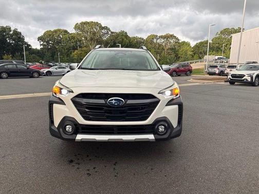 Crystal White Pearl 2025 Subaru Outback Touring XT
