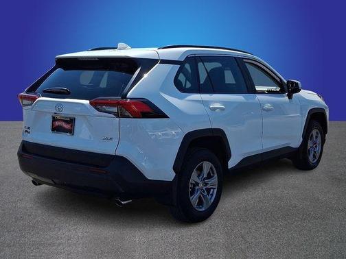 Ice 2025 Toyota RAV4 XLE