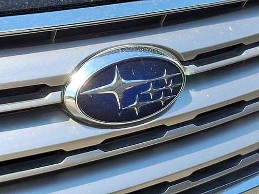 Crystal Black Silica 2017 Subaru Outback 2.5i Limited