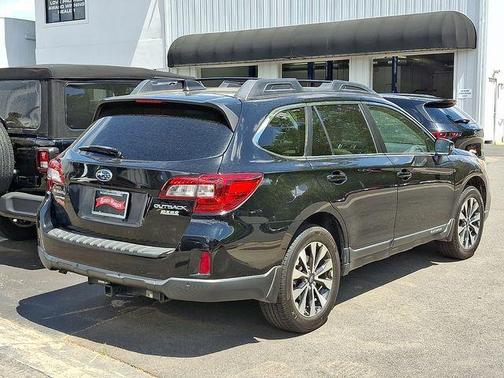 Crystal Black Silica 2017 Subaru Outback 2.5i Limited