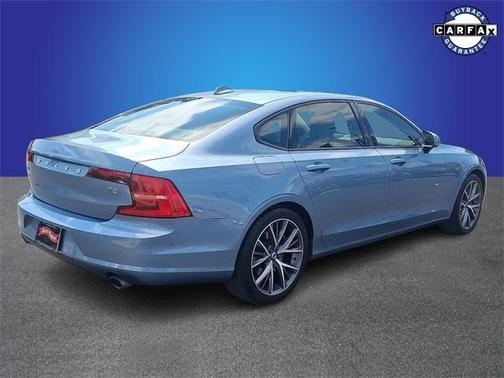 2018 Volvo S90 T5 Momentum