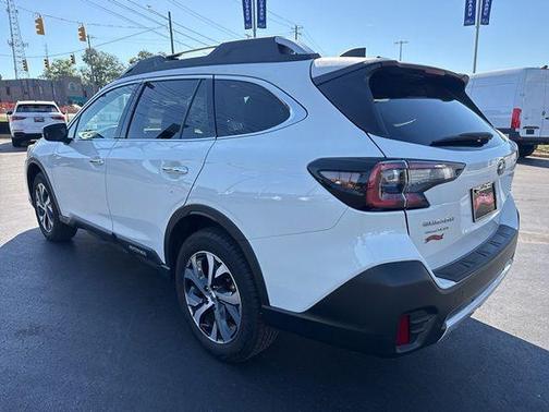 Crystal White Pearl 2022 Subaru Outback Touring XT