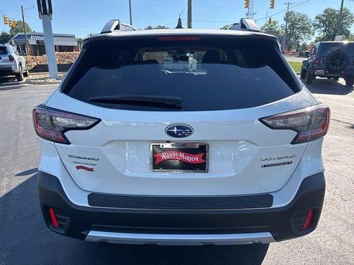 Crystal White Pearl 2022 Subaru Outback Touring XT