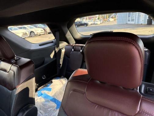 2023 Ford Explorer Platinum