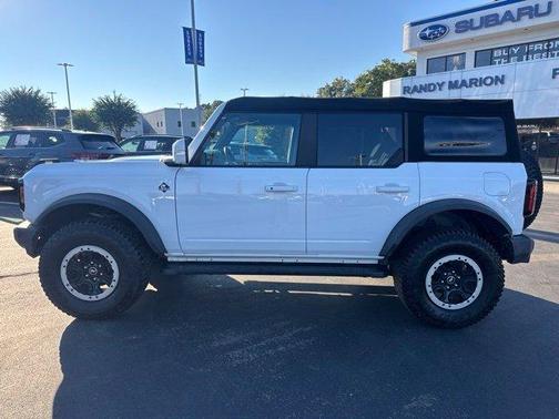 Oxford White 2022 Ford Bronco Outer Banks
