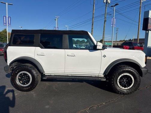 Oxford White 2022 Ford Bronco Outer Banks