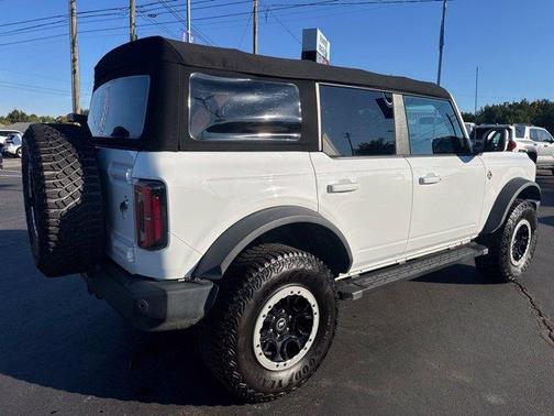 Oxford White 2022 Ford Bronco Outer Banks