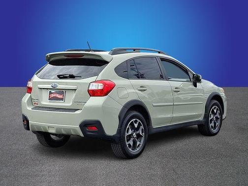 Desert Khaki 2017 Subaru Crosstrek 2.0i Premium