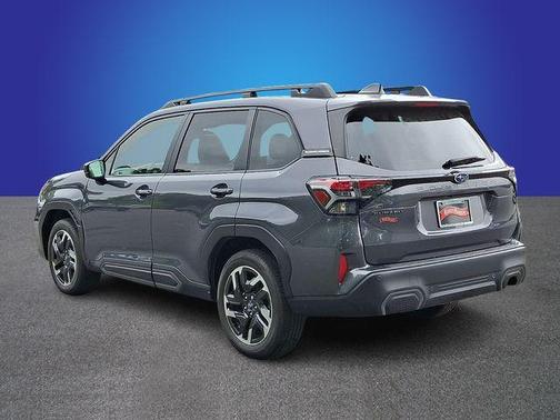 Magnetite Gray Metallic 2025 Subaru Forester Limited