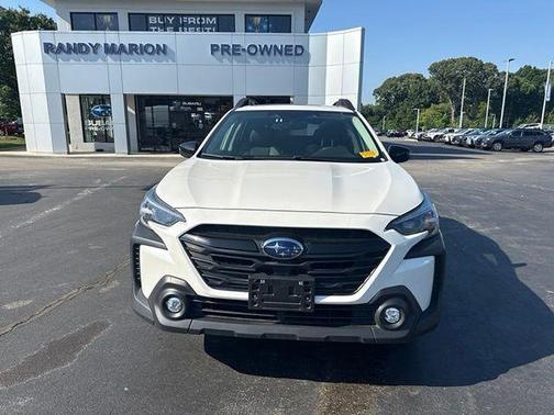Crystal White Pearl 2025 Subaru Outback Onyx Edition