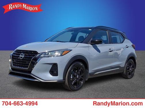 2 Tone Gray / Black 2023 Nissan Kicks SR