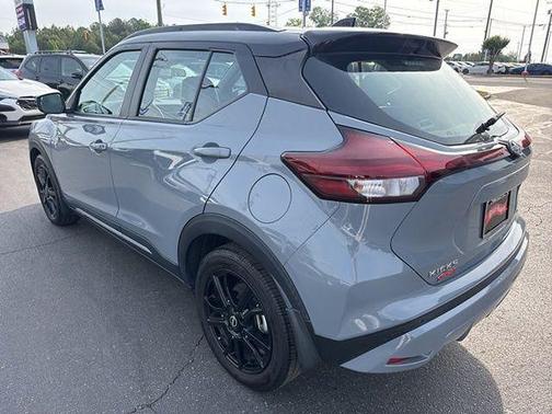 2 Tone Gray / Black 2023 Nissan Kicks SR