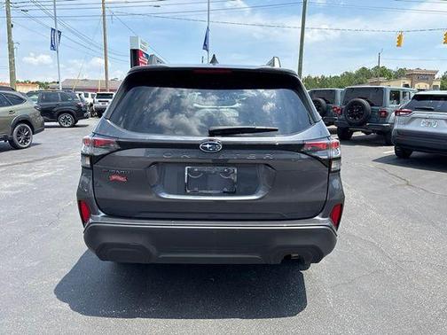 Magnetite Gray Metallic 2025 Subaru Forester Premium