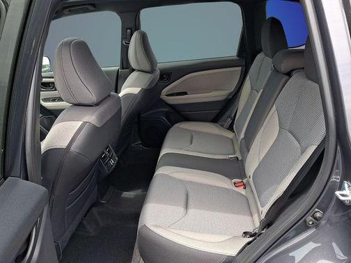 Magnetite Gray Metallic 2025 Subaru Forester Premium