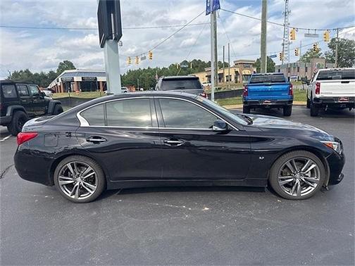 2015 INFINITI Q50 Premium