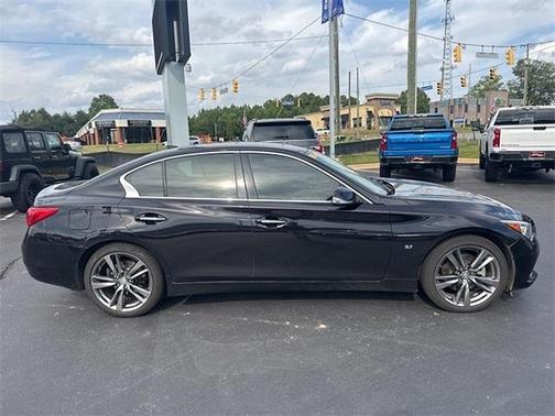 2015 INFINITI Q50 Premium