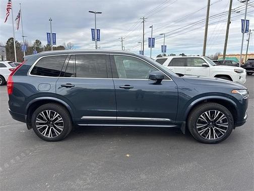 2024 Volvo XC90 Recharge Plug-In Hybrid T8 Core Bright Theme