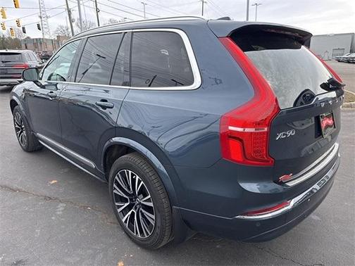 2024 Volvo XC90 Recharge Plug-In Hybrid T8 Core Bright Theme