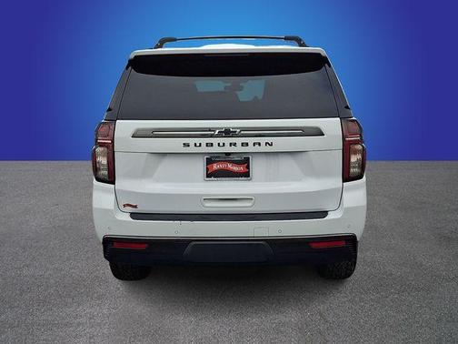 Summit White 2022 Chevrolet Suburban Z71