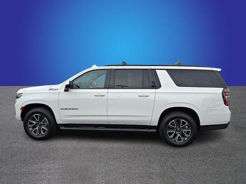 Summit White 2022 Chevrolet Suburban Z71