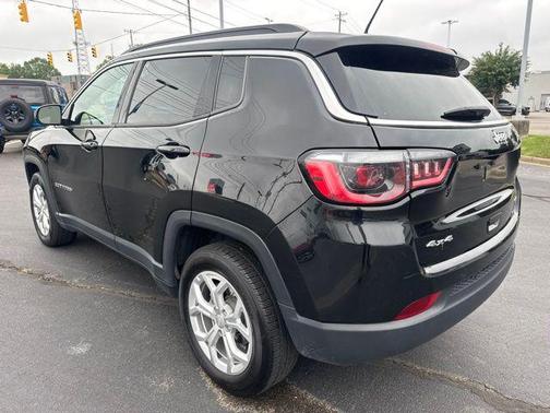 Diamond Black 2024 Jeep Compass Latitude