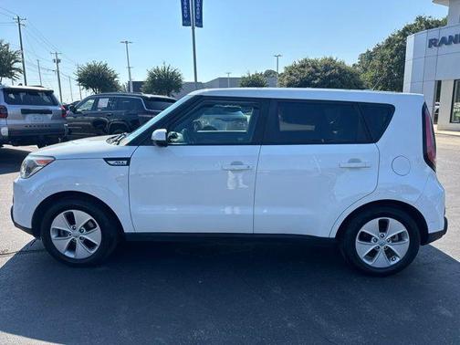 Clear White 2016 Kia Soul Base
