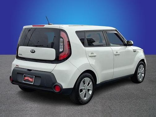 Clear White 2016 Kia Soul Base