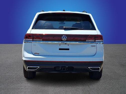 Pure White 2025 Volkswagen Atlas 2.0T SE