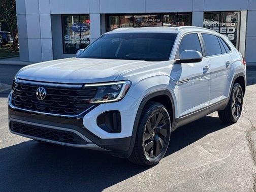 Pure White 2024 Volkswagen Atlas Cross Sport 2.0T SE w/Technology