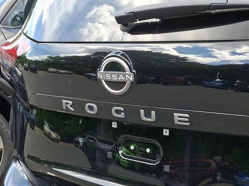Super Black 2025 Nissan Rogue SV