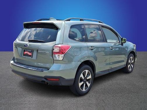 Jasmine Green Metallic 2018 Subaru Forester 2.5i Premium