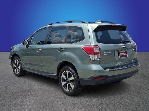 Jasmine Green Metallic 2018 Subaru Forester 2.5i Premium
