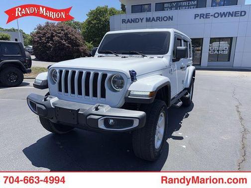 Bright White Clearcoat 2019 Jeep Wrangler Unlimited Sahara