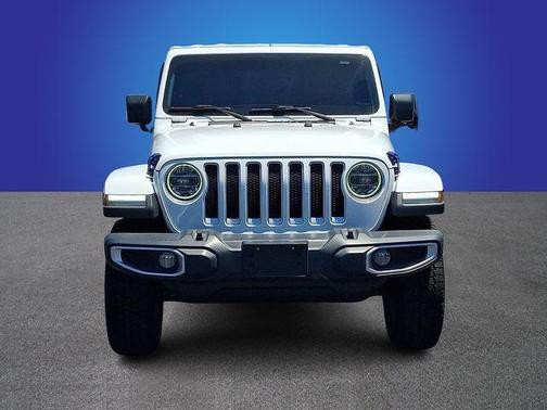 Bright White Clearcoat 2019 Jeep Wrangler Unlimited Sahara