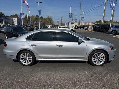 Reflex Silver Metallic 2017 Volkswagen Passat 1.8T SEL Premium