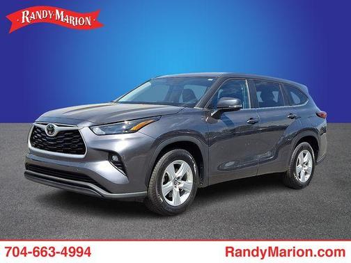 Magnetic Gray Metallic 2023 Toyota Highlander LE