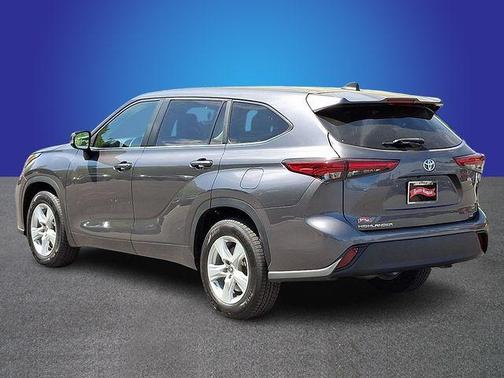 Magnetic Gray Metallic 2023 Toyota Highlander LE