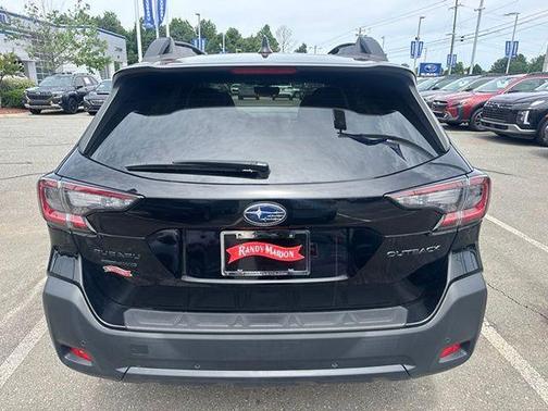 Crystal Black Silica 2025 Subaru Outback Onyx Edition