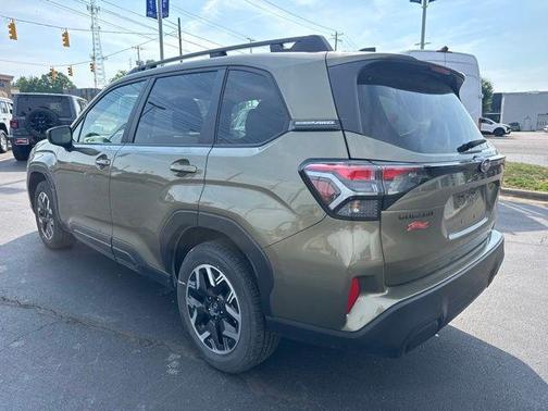 Autumn Green Metallic 2025 Subaru Forester Premium