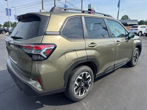 Autumn Green Metallic 2025 Subaru Forester Premium