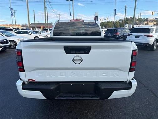 2025 Nissan Frontier SV