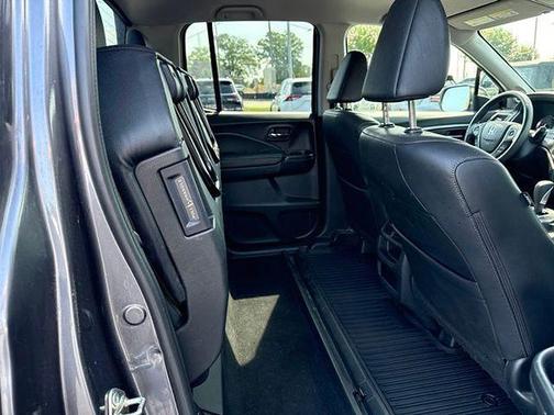Modern Steel Metallic 2017 Honda Ridgeline RTL-T