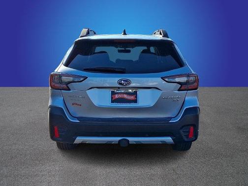 Ice Silver Metallic 2021 Subaru Outback Limited XT